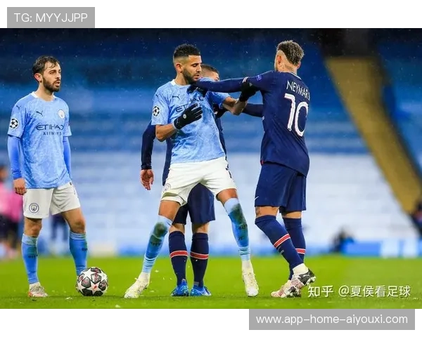 巴黎无球跑动默契,前场配合更见成效