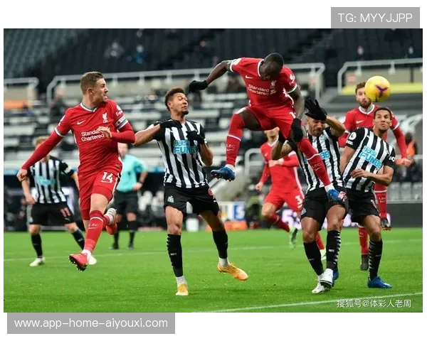 英超纽卡斯尔换位速度极快,对手在回防中不断丢位