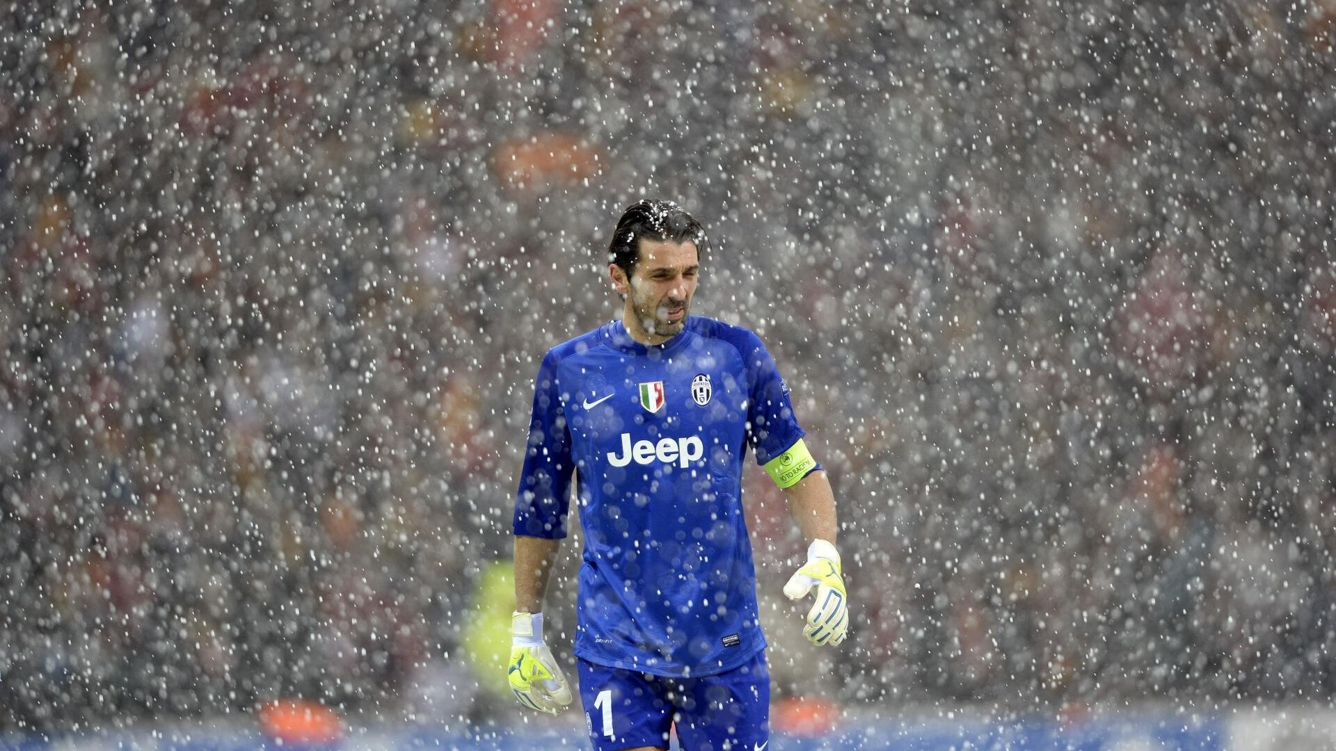 欧洲豪门深夜官宣震动足坛